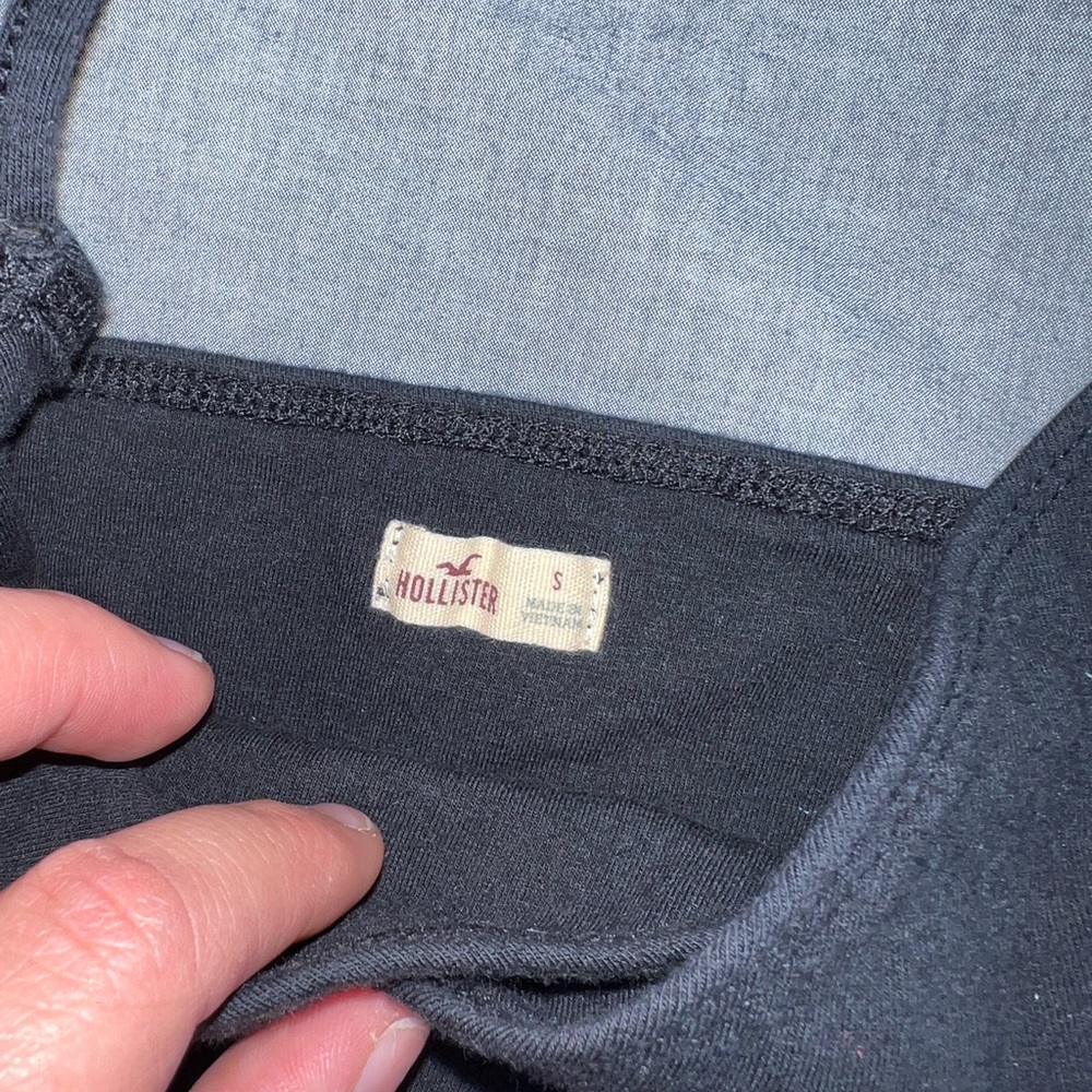 Black Kris Kross crop top, Hollister size small - Picture 5 of 5